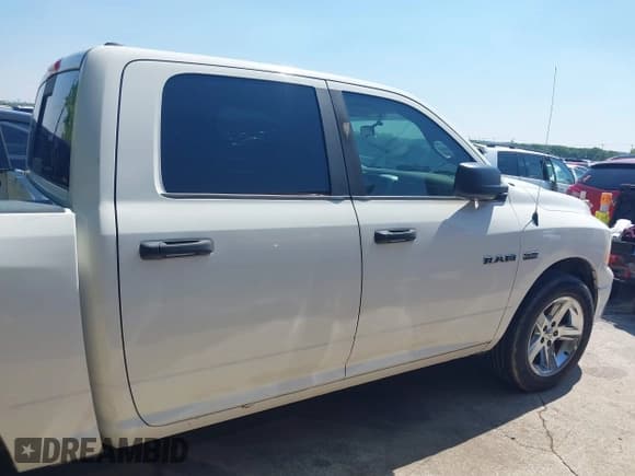 ✅ 2009 Dodge 1500 Sport • VIN: 1D3HB13T89S705386 • Lot: 41978488. Listed on IAAI with 253,366 mi. Free auction sales archive from the USA and detailed vehicle history report at DreamBid. Image 13.