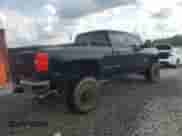 2015 Chevrolet Silverado 2500HD Work Truck z VIN 1GC1KUEG8FF157115, wystawiony jako Copart lot #55104635 z przebiegiem 141 077 mil mil oraz Szkoda całkowita • Salvage title. Historia ofert i sprzedaży dostępna na DreamBid. Obrazek 3.