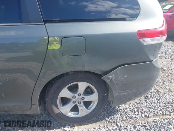 ✅ 2014 Toyota Sienna LE AAS • VIN: 5TDKK3DC0ES414876 • Lot: 43172800. Listed on IAAI with 200,070 mi. Free auction sales archive from the USA and detailed vehicle history report at DreamBid. Image 6.