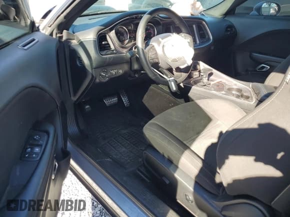 ✅ 2017 Dodge Challenger R/T Shaker • VIN: 2C3CDZBT9HH527625 • Lot: 48117855. Listed on Copart with 70,718 mi. Free auction sales archive from the USA and detailed vehicle history report at DreamBid. Image 8.