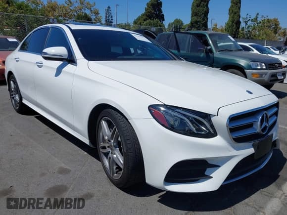✅ 2020 Mercedes-Benz E 350 • VIN: W1KZF8DB3LA842013 • Лот: 43144157. Опубликован ранее на IAAI с пробегом 59 494 миль. Бесплатный доступ к архиву аукционных продаж из США и подробный отчёт об истории автомобиля на DreamBid. Изображение 1.