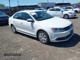 ✅ 2013 Volkswagen Jetta SE • VIN: 3VWDP7AJ7DM360900 • Lot: 43044137. Wystawiony na IAAI z przebiegiem 81 051 mil. Bezpłatny archiwum sprzedaży aukcyjnych z USA i szczegółowy raport historii pojazdu na DreamBid. Zdjęcie 1.