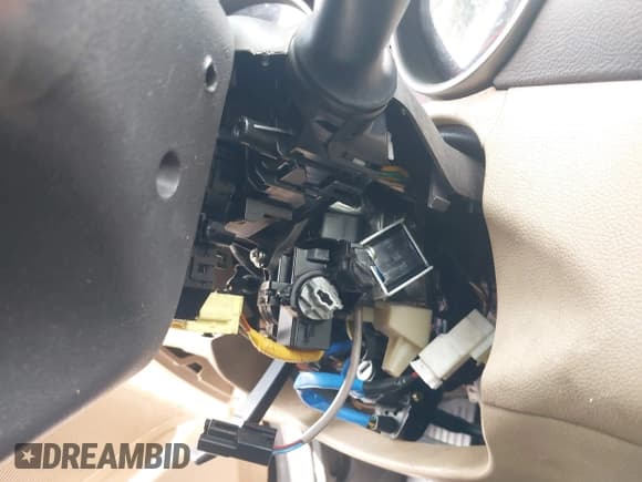 ✅ 2012 Hyundai Elantra Limited • VIN: KMHDH4AE6CU301330 • Лот: 42718477. Опубликован ранее на IAAI с пробегом 169 464 миль. Бесплатный доступ к архиву аукционных продаж из США и подробный отчёт об истории автомобиля на DreamBid. Изображение 6.