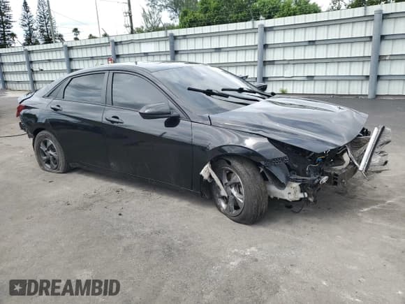 ✅ 2021 Hyundai Elantra SE • VIN: KMHLL4AG9MU140081 • Lot: 80735205. Listed on Copart with 73,347 mi. Free auction sales archive from the USA and detailed vehicle history report at DreamBid. Image 4.