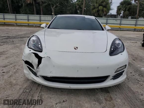 ✅ 2013 Porsche Panamera • VIN: WP0AA2A7XDL011486 • Lot: 85568705. Wystawiony na Copart z przebiegiem 113 437 mil. Bezpłatny archiwum sprzedaży aukcyjnych z USA i szczegółowy raport historii pojazdu na DreamBid. Zdjęcie 5.