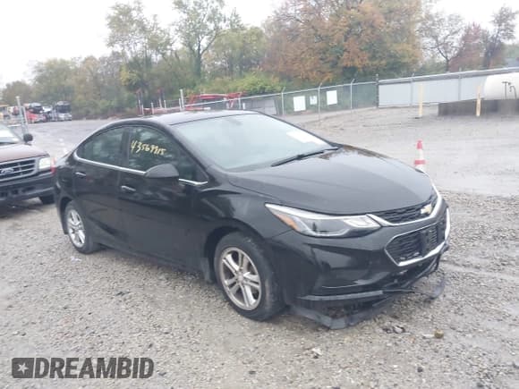 ✅ 2018 Chevrolet Cruze LT • VIN: 1G1BE5SM8J7234587 • Lot: 43569915. Wystawiony na IAAI z przebiegiem 72 947 mil. Bezpłatny archiwum sprzedaży aukcyjnych z USA i szczegółowy raport historii pojazdu na DreamBid. Zdjęcie 1.