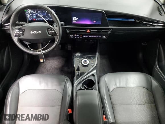 ✅ 2023 Kia Niro Wind • VIN: KNDCR3L19P5036193 • Lot: 87468935. Wystawiony na Copart z przebiegiem 84 299 mil. Bezpłatny archiwum sprzedaży aukcyjnych z USA i szczegółowy raport historii pojazdu na DreamBid. Zdjęcie 8.