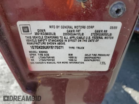 ✅ 2000 GMC Sierra 2500 SLE • VIN: 1GTGK29U6YE175071 • Лот: 56213925. Опубликован ранее на Copart с пробегом 289 202 миль. Бесплатный доступ к архиву аукционных продаж из США и подробный отчёт об истории автомобиля на DreamBid. Изображение 12.