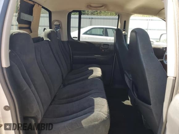 ✅ 2001 Dodge Dakota Sport • VIN: 1B7HL2AN71S237686 • Lot: 86181545. Wystawiony na Copart z przebiegiem 97 019 mil. Bezpłatny archiwum sprzedaży aukcyjnych z USA i szczegółowy raport historii pojazdu na DreamBid. Zdjęcie 10.