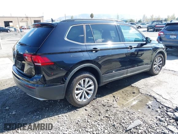 ✅ 2019 Volkswagen Tiguan SE • VIN: 3VV2B7AX3KM107763 • Lot: 43390947. Wystawiony na IAAI z przebiegiem 59 523 mil. Bezpłatny archiwum sprzedaży aukcyjnych z USA i szczegółowy raport historii pojazdu na DreamBid. Zdjęcie 4.