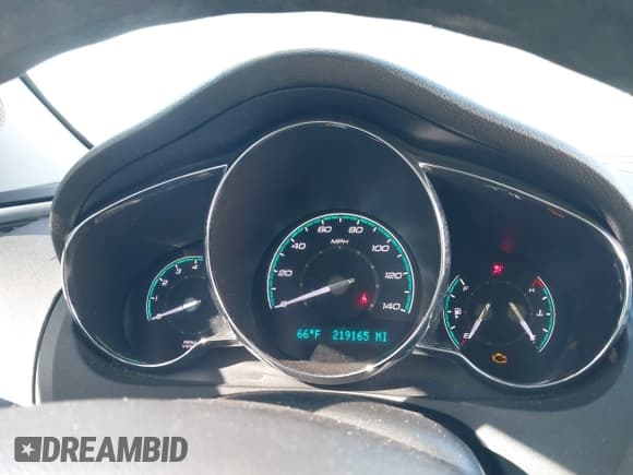 ✅ 2011 Chevrolet Malibu 1LT • VIN: 1G1ZC5EU8BF162216 • Lot: 43401841. Wystawiony na IAAI z przebiegiem 219 165 mil. Bezpłatny archiwum sprzedaży aukcyjnych z USA i szczegółowy raport historii pojazdu na DreamBid. Zdjęcie 7.