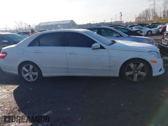 ✅ 2010 Mercedes-Benz E 350 Sport • VIN: WDDHF8HB9AA066246 • Lot: 43770743. Listed on IAAI with 130,753 mi. Free auction sales archive from the USA and detailed vehicle history report at DreamBid. Image 13.