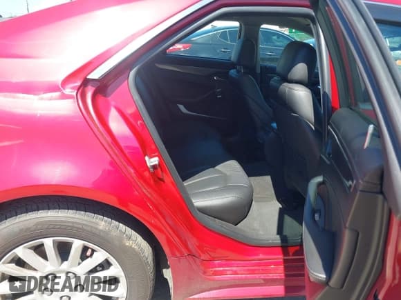 ✅ 2011 Cadillac CTS • VIN: 1G6DA5EY7B0101312 • Lot: 42314902. Wystawiony na IAAI z przebiegiem 121 400 mil. Bezpłatny archiwum sprzedaży aukcyjnych z USA i szczegółowy raport historii pojazdu na DreamBid. Zdjęcie 8.