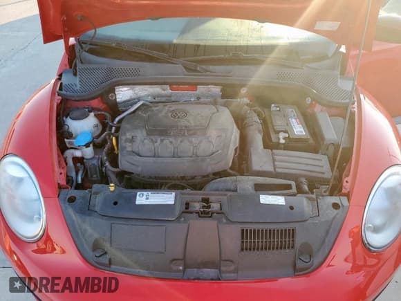 ✅ 2018 Volkswagen Beetle S • VIN: 3VWFD7AT8JM718231 • Lot: 80254985. Wystawiony na Copart z przebiegiem 48 457 mil. Bezpłatny archiwum sprzedaży aukcyjnych z USA i szczegółowy raport historii pojazdu na DreamBid. Zdjęcie 11.