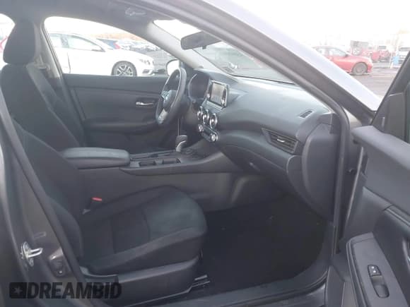 ✅ 2021 Nissan Sentra S • VIN: 3N1AB8BV4MY271079 • Lot: 43841464. Wystawiony na IAAI z przebiegiem 59 504 mil. Bezpłatny archiwum sprzedaży aukcyjnych z USA i szczegółowy raport historii pojazdu na DreamBid. Zdjęcie 5.