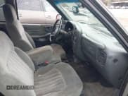 ✅ 2002 Chevrolet S-10 LS • VIN: 1GCCS19W628121477 • Лот: 41470670. Опубликован ранее на IAAI с пробегом 257 021 миль. Бесплатный доступ к архиву аукционных продаж из США и подробный отчёт об истории автомобиля на DreamBid. Изображение 5.