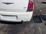 ✅ 2007 Chrysler 300 • VIN: 2C3KA43R97H710564 • Lot: 43483894. Listed on IAAI with 143,790 mi. Free auction sales archive from the USA and detailed vehicle history report at DreamBid. Image 12.