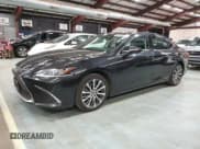 ✅ 2021 Lexus ES 300h • VIN: 58ADA1C11MU012816 • Lot: 92786685. Wystawiony na Copart z przebiegiem 195 359 mil. Bezpłatny archiwum sprzedaży aukcyjnych z USA i szczegółowy raport historii pojazdu na DreamBid. Zdjęcie 1.
