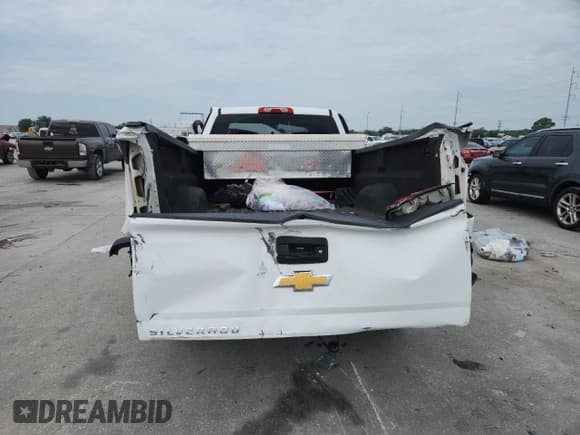 ✅ 2015 Chevrolet Silverado 2500HD Work Truck • VIN: 1GC1CUE84FF129334 • Lot: 67972045. Wystawiony na Copart z przebiegiem Nie podano. Bezpłatny archiwum sprzedaży aukcyjnych z USA i szczegółowy raport historii pojazdu na DreamBid. Zdjęcie 6.