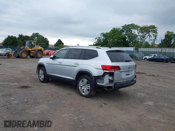 ✅ 2019 Volkswagen Atlas SE • VIN: 1V2UR2CA2KC515377 • Lot: 42981214. Listed on IAAI with 73,872 mi. Free auction sales archive from the USA and detailed vehicle history report at DreamBid. Image 3.