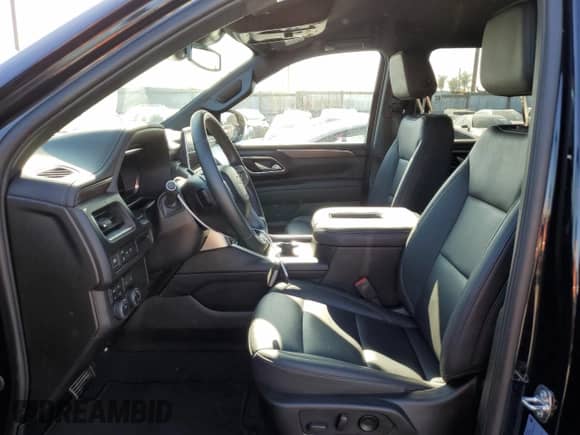 2024 Chevrolet Tahoe LT z VIN 1GNSKNKD2RR240635, wystawiony jako Copart lot #74531974 z przebiegiem Nie podano mil oraz Czysty tytuł • Clean title. Historia ofert i sprzedaży dostępna na DreamBid. Obrazek 7.