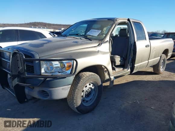 2007 Dodge 1500 ST с VIN 1D7HU18P07J602289, выставлен на аукционе IAAI как лот 41359159 с пробегом 177 716 миль миль и . История ставок и продаж доступна на DreamBid. Изображение 2.