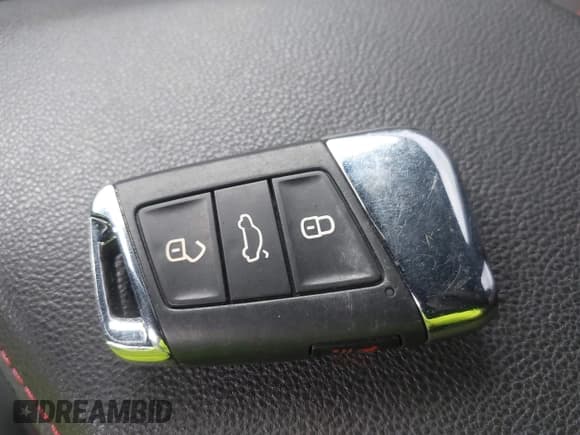 ✅ 2024 Volkswagen Jetta 40th Anniversary Edition • VIN: 3VW9T7BU7RM003590 • Lot: 42181046. Wystawiony na IAAI z przebiegiem 20 777 mil. Bezpłatny archiwum sprzedaży aukcyjnych z USA i szczegółowy raport historii pojazdu na DreamBid. Zdjęcie 11.