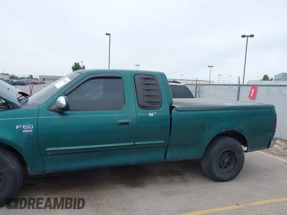 ✅ 2000 Ford F-150 XL • VIN: 1FTRX17L2YNC17735 • Lot: 42538269. Listed on IAAI with Not provided. Free auction sales archive from the USA and detailed vehicle history report at DreamBid. Image 6.