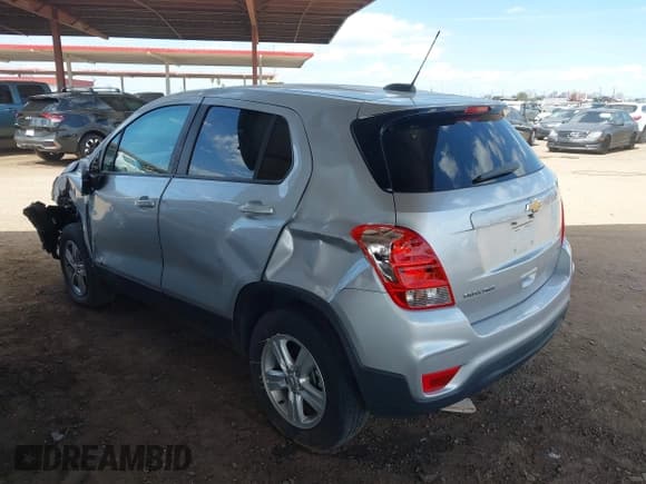 ✅ 2020 Chevrolet Trax LS • VIN: 3GNCJNSB3LL109850 • Lot: 42045580. Listed on IAAI with 46,890 mi. Free auction sales archive from the USA and detailed vehicle history report at DreamBid. Image 3.