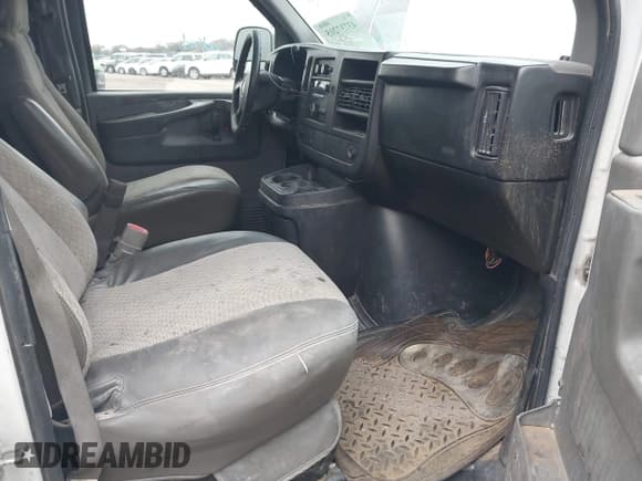 ✅ 2008 Chevrolet City Express Cargo • VIN: 1GCGG29K381135229 • Лот: 43737205. Опубликован ранее на IAAI с пробегом 274 321 миль. Бесплатный доступ к архиву аукционных продаж из США и подробный отчёт об истории автомобиля на DreamBid. Изображение 5.