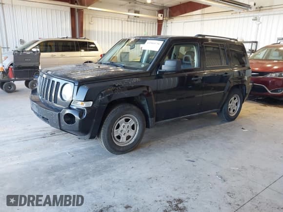 ✅ 2007 Jeep Patriot Sport • VIN: 1J8FF28W37D393954 • Lot: 43904536. Listed on IAAI with 217,866 mi. Free auction sales archive from the USA and detailed vehicle history report at DreamBid. Image 2.