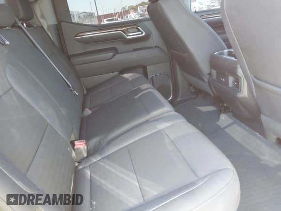 ✅ 2024 Chevrolet Silverado 1500 LT Trail Boss • VIN: 3GCUDFED2RG297186 • Lot: 43601207. Wystawiony na IAAI z przebiegiem 36 274 mil. Bezpłatny archiwum sprzedaży aukcyjnych z USA i szczegółowy raport historii pojazdu na DreamBid. Zdjęcie 8.