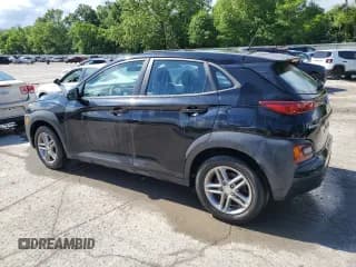 ✅ 2018 Hyundai Kona SE • VIN: KM8K1CAA6JU081185 • Лот: 56104464. Опубликован ранее на Copart с пробегом 71 745 миль. Бесплатный доступ к архиву аукционных продаж из США и подробный отчёт об истории автомобиля на DreamBid. Изображение 2.