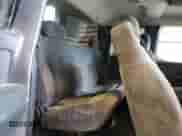 1999 Chevrolet Silverado 2500 LS z VIN 1GCGK29U7XE183016, wystawiony jako Copart lot #54603234 z przebiegiem 198 885 mil mil oraz Szkoda całkowita • Salvage title. Historia ofert i sprzedaży dostępna na DreamBid. Obrazek 10.