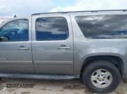 ✅ 2008 Chevrolet Suburban 3LT • VIN: 1GNFC16J88J220734 • Lot: 43279548. Listed on IAAI with 200,040 mi. Free auction sales archive from the USA and detailed vehicle history report at DreamBid. Image 14.