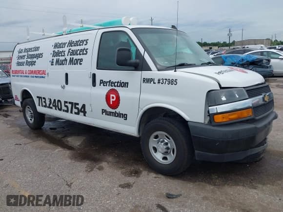 ✅ 2019 Chevrolet Express Cargo • VIN: 1GCWGBFP5K1372789 • Лот: 42361642. Опубликован ранее на IAAI с пробегом 170 352 миль. Бесплатный доступ к архиву аукционных продаж из США и подробный отчёт об истории автомобиля на DreamBid. Изображение 1.