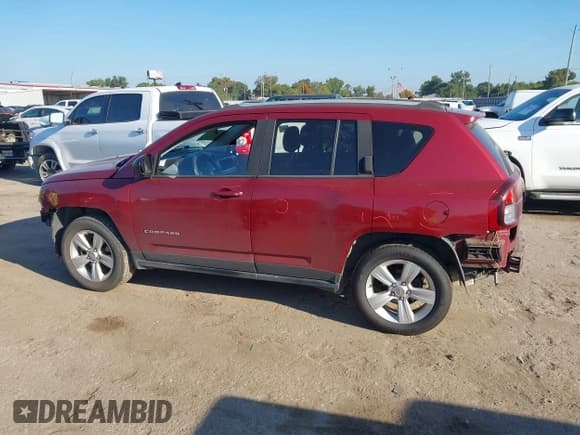 ✅ 2015 Jeep Compass Sport • VIN: 1C4NJDBB7FD437875 • Lot: 43376866. Wystawiony na IAAI z przebiegiem 114 744 mil. Bezpłatny archiwum sprzedaży aukcyjnych z USA i szczegółowy raport historii pojazdu na DreamBid. Zdjęcie 15.