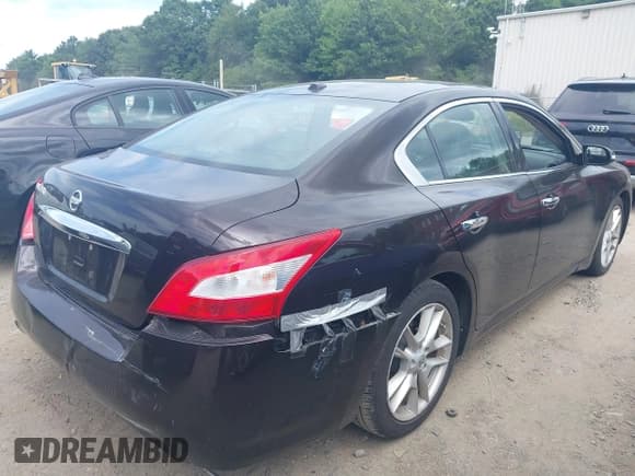 ✅ 2010 Nissan Maxima S • VIN: 1N4AA5AP3AC841973 • Лот: 43007374. Опубликован ранее на IAAI с пробегом 204 126 миль. Бесплатный доступ к архиву аукционных продаж из США и подробный отчёт об истории автомобиля на DreamBid. Изображение 4.