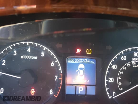 ✅ 2011 Hyundai Genesis • VIN: KMHGC4DE2BU139475 • Лот: 71754565. Опубликован ранее на Copart с пробегом 230 334 миль. Бесплатный доступ к архиву аукционных продаж из США и подробный отчёт об истории автомобиля на DreamBid. Изображение 9.