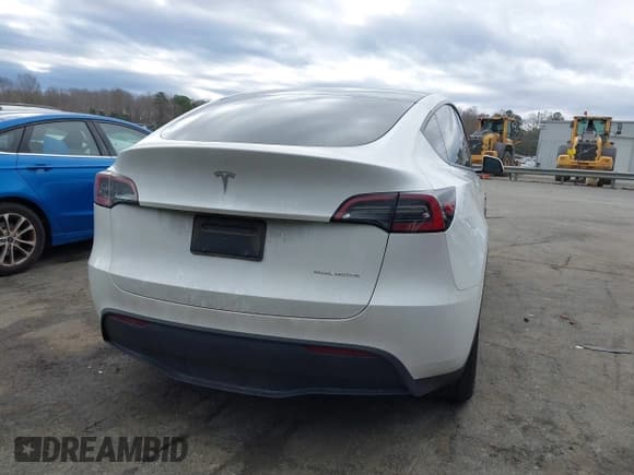 ✅ 2023 Tesla Model Y Long Range • VIN: 7SAYGDEE4PF621640 • Lot: 41796502. Listed on IAAI with 68,484 mi. Free auction sales archive from the USA and detailed vehicle history report at DreamBid. Image 17.