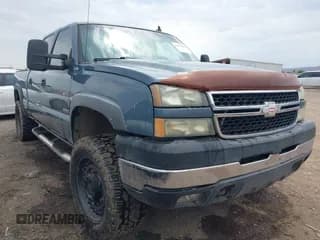 ✅ 2006 Chevrolet Silverado 2500HD LT3 • VIN: 1GCHK23D46F179396 • Lot: 42704575. Wystawiony na IAAI z przebiegiem 239 679 mil. Bezpłatny archiwum sprzedaży aukcyjnych z USA i szczegółowy raport historii pojazdu na DreamBid. Zdjęcie 1.