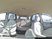 ✅ 2006 Saturn VUE • VIN: 5GZCZ33D06S823185 • Lot: 82991784. Wystawiony na Copart z przebiegiem 156 652 mil. Bezpłatny archiwum sprzedaży aukcyjnych z USA i szczegółowy raport historii pojazdu na DreamBid. Zdjęcie 14.