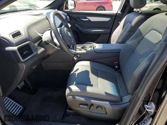 ✅ 2023 VinFast VF 8 Plus • VIN: RLLV1AFA4PH002392 • Лот: 57980185. Опубликован ранее на Copart с пробегом 4 682 миль. Бесплатный доступ к архиву аукционных продаж из США и подробный отчёт об истории автомобиля на DreamBid. Изображение 7.