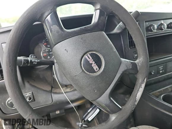 ✅ 2012 GMC Savana Cargo • VIN: 1GTW7FCA3C1184426 • Lot: 43846270. Wystawiony na IAAI z przebiegiem 542 564 mil. Bezpłatny archiwum sprzedaży aukcyjnych z USA i szczegółowy raport historii pojazdu na DreamBid. Zdjęcie 3.