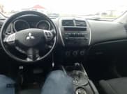 ✅ 2011 Mitsubishi Outlander Sport SE • VIN: JA4AJ3AU7BZ608269 • Lot: 57117035. Wystawiony na Copart z przebiegiem 157 928 mil. Bezpłatny archiwum sprzedaży aukcyjnych z USA i szczegółowy raport historii pojazdu na DreamBid. Zdjęcie 8.