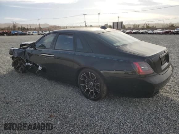 ✅ 2023 Rolls-Royce Ghost Black Badge • VIN: SCATD6C06PU217286 • Лот: 86564664. Опубликован ранее на Copart с пробегом Не указан. Бесплатный доступ к архиву аукционных продаж из США и подробный отчёт об истории автомобиля на DreamBid. Изображение 2.