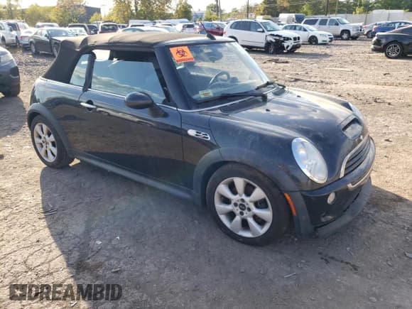 ✅ 2008 MINI Convertible S • VIN: WMWRH33558TU81606 • Lot: 48541974. Wystawiony na Copart z przebiegiem 166 781 mil. Bezpłatny archiwum sprzedaży aukcyjnych z USA i szczegółowy raport historii pojazdu na DreamBid. Zdjęcie 4.