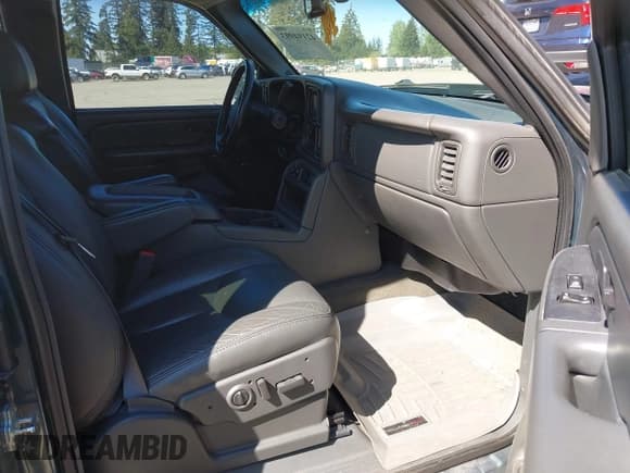 ✅ 2007 Chevrolet Silverado 1500 LT1 • VIN: 1GCEK19Z17Z127496 • Lot: 42194993. Listed on IAAI with 175,783 mi. Free auction sales archive from the USA and detailed vehicle history report at DreamBid. Image 5.