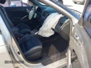 ✅ 2016 Hyundai Veloster Turbo • VIN: KMHTC6AE4GU303847 • Lot: 42113605. Wystawiony na IAAI z przebiegiem 130 416 mil. Bezpłatny archiwum sprzedaży aukcyjnych z USA i szczegółowy raport historii pojazdu na DreamBid. Zdjęcie 5.