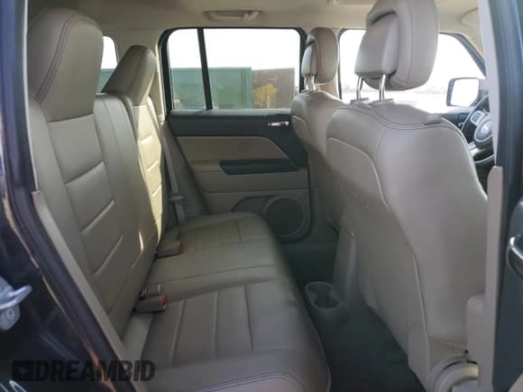 ✅ 2015 Jeep Patriot Latitude • VIN: 1C4NJRFB4FD324389 • Lot: 84164355. Listed on Copart with 109,092 mi. Free auction sales archive from the USA and detailed vehicle history report at DreamBid. Image 11.